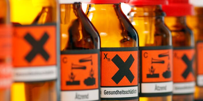 Persistente Stoffe birgen besondere Herausforderungen für die Umwelt und ihren Schutz.