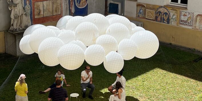 Das Bild zeigt die Nominierung der der Staatlichen Akademie der Bildenden Künste Stuttgart mit dem Projekt „U°CA - Shading Strategies for Urban Microclimate Adaptation“