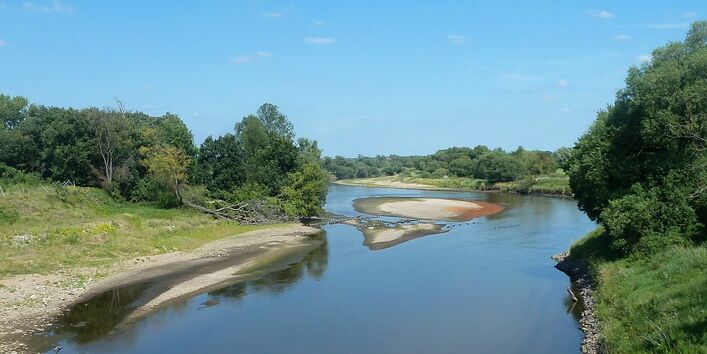 auf dem Bild ist die Mulde unterhalb von Dessau zu sehen