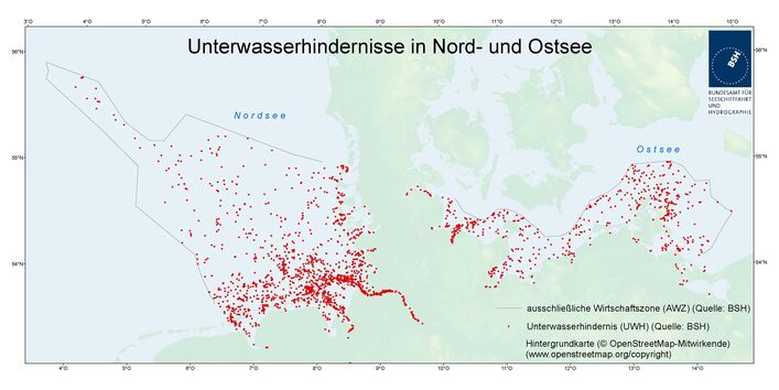 Auf einer Karte sind die Nord- und Ostsee mit Punkten für Unterwasserhindernisse dargestellt. Die Nordsee hat einen höheren Anteil an Hindernissen als die Ostsee. 