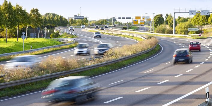 Pkw auf einer Autobahn