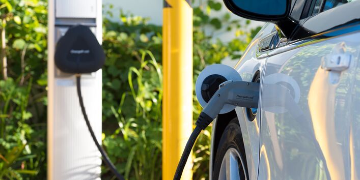 E-Auto an der Ladesäule