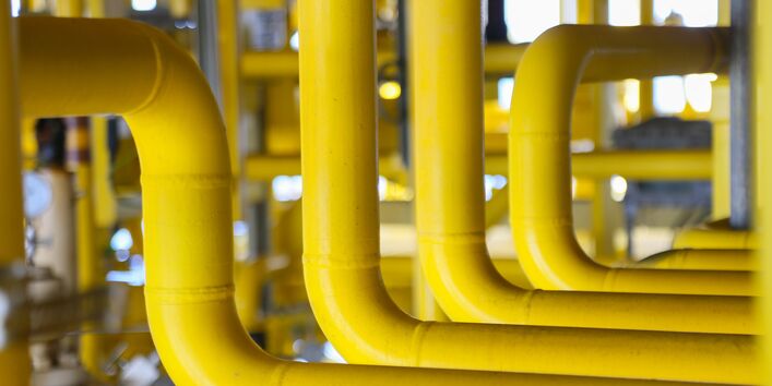 viele gelbe Gasrohre