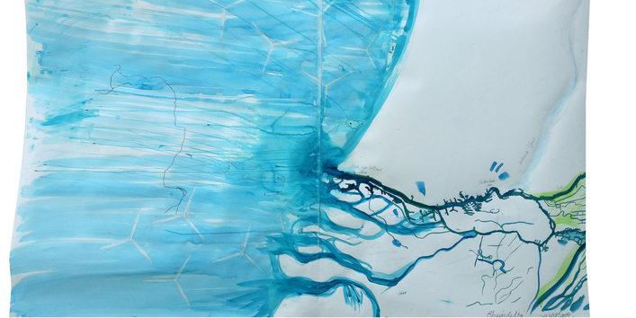 blaues Aquarell auf weißem Grund