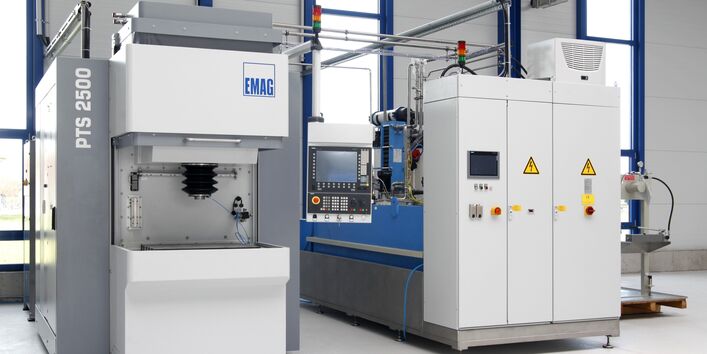 Maschine in einer Werkshalle