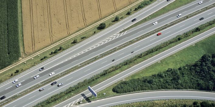 Luftaufnahme einer Autobahn