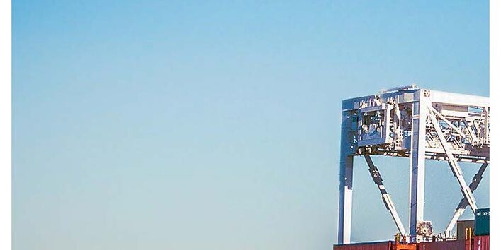 Blick auf Containerhafen