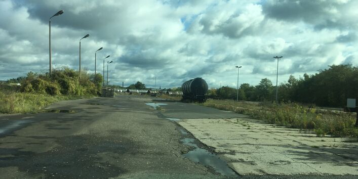 Betonierte Fläche in Bitterfeld-Wolfen