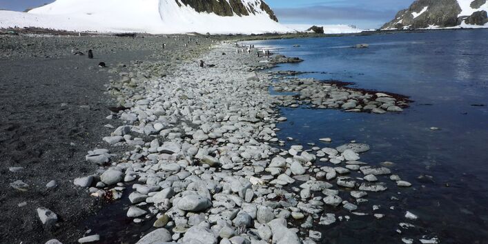 Various types of rock formations can be seen along coastal regions when the ice thaws in summertime 