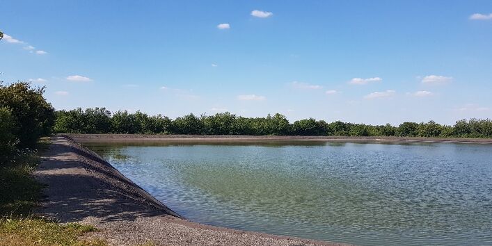 Durch Regenwasserbecken können Überflutungen verhindert werden.