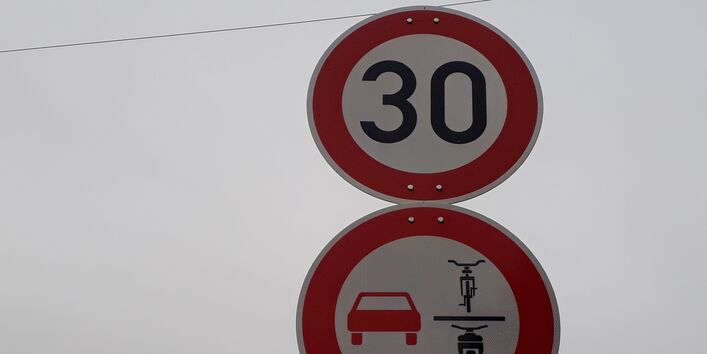 Verkehrsschild Tempo 30