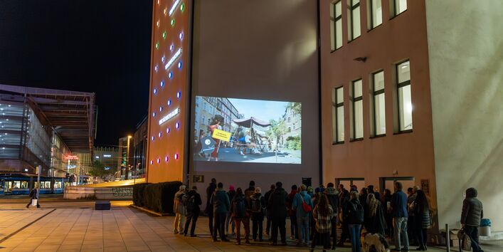 Filmleinwand am Tietz