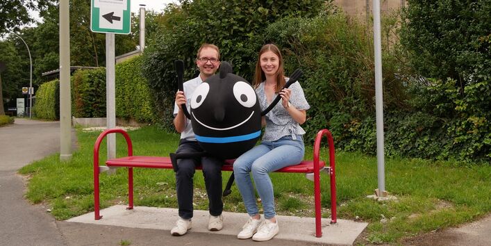 Edgar  auf der Mitfahrbank