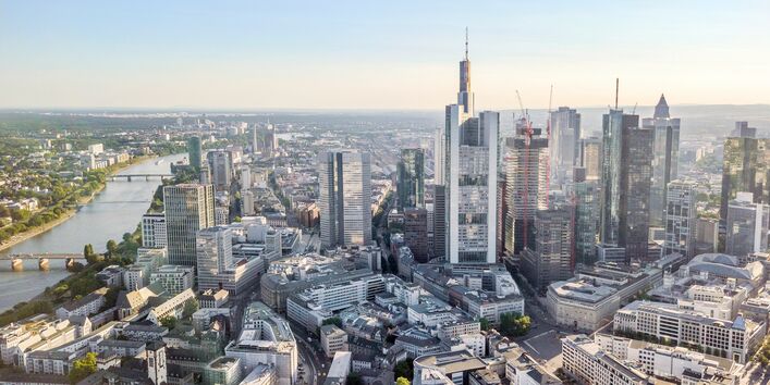 Große Stadt von oben 