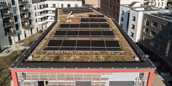 Wettbewerb Blauer Kompass stellt seine Bewerber vor, damit abgestimmt werden kann, welches Projekt gewinnt. Zu sehen das Projekt proKlima: SolarGrünDach Ohnehöfe Hannover