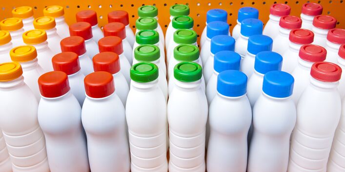 Auf dem Bild sind Einwegflaschen zu sehen. 