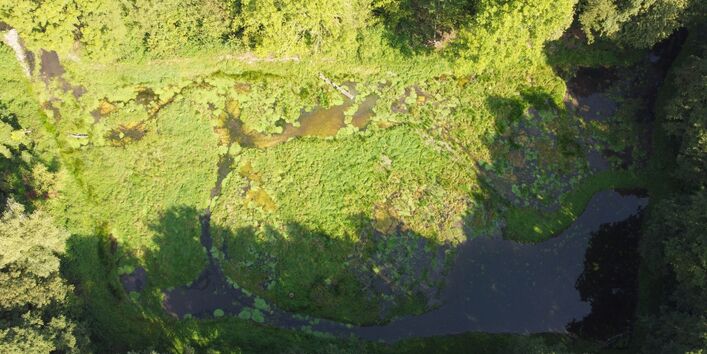 P. 3: Drohnenfoto 2022.