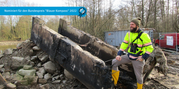 P. 2: Biologe überblickt Baustelle