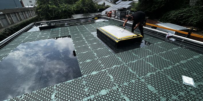 Das Bild zeit die Retentionskästen (Drainage) und die Wassermenge die angestaut werden kann. 