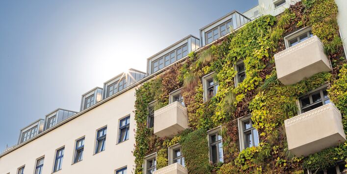 Begrünte Hausfassade, Quelle: iStock_IGphotography