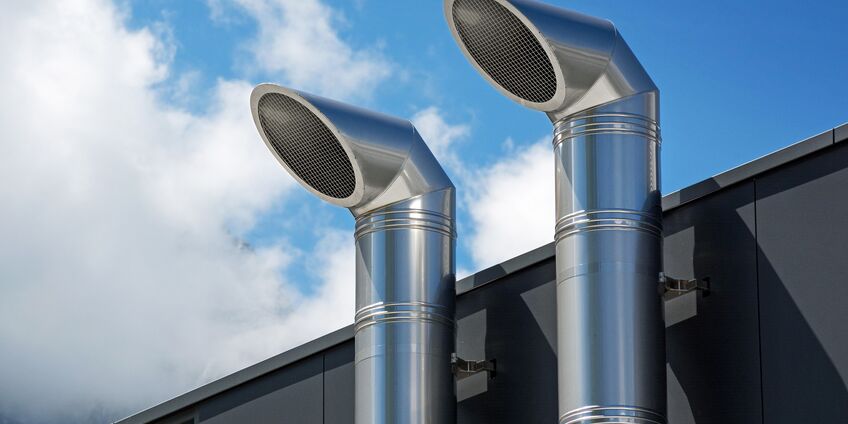 Lüftungsrohre auf dem Dach