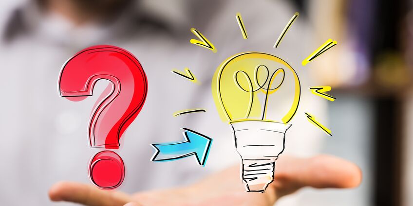 ? und Glühlampe als Symbol für Lösung